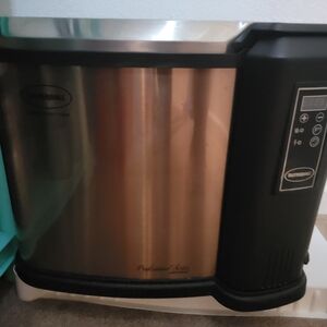 Butter Electric Turkey Fryer with Black and Gray Design